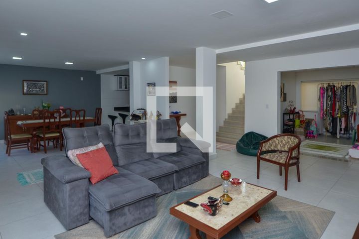 Residencial Jardim Itauna, 4 quartos, 360 m²