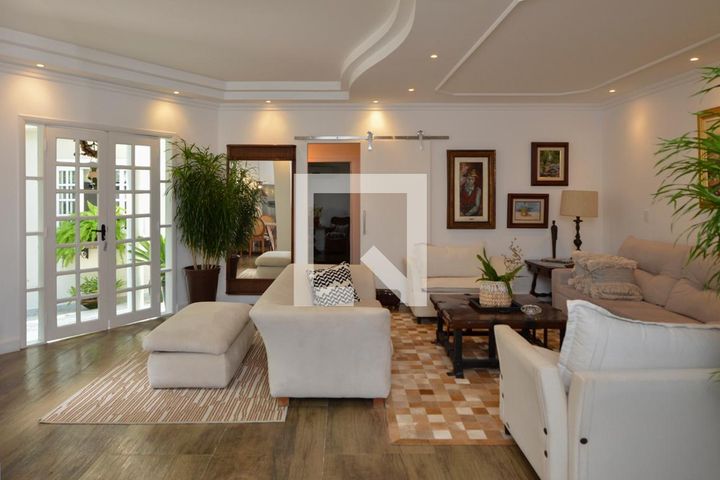 Vargem Pequena Quality Inn