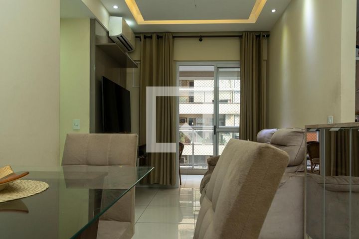 Guess, 2 quartos, 68 m²