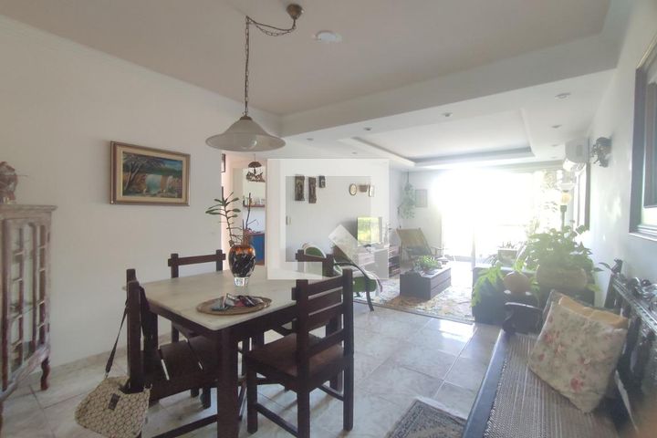 Rua Laura Telles, 123