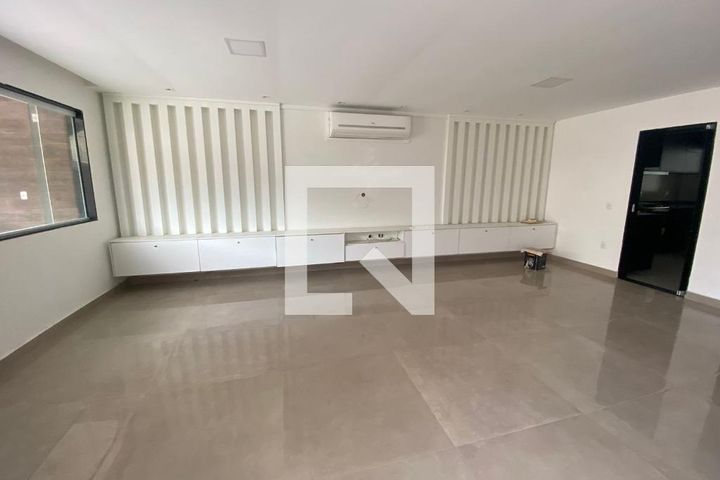 Residencial Riacho do Vale Verde, 6 quartos, 200 m²