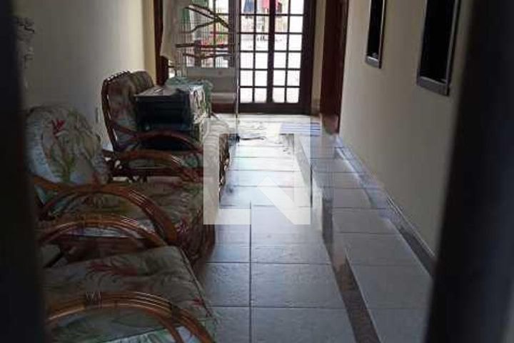 Rua Alto da Serra, 125