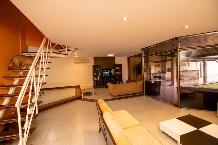 Flamboyant, 4 quartos, 600 m²