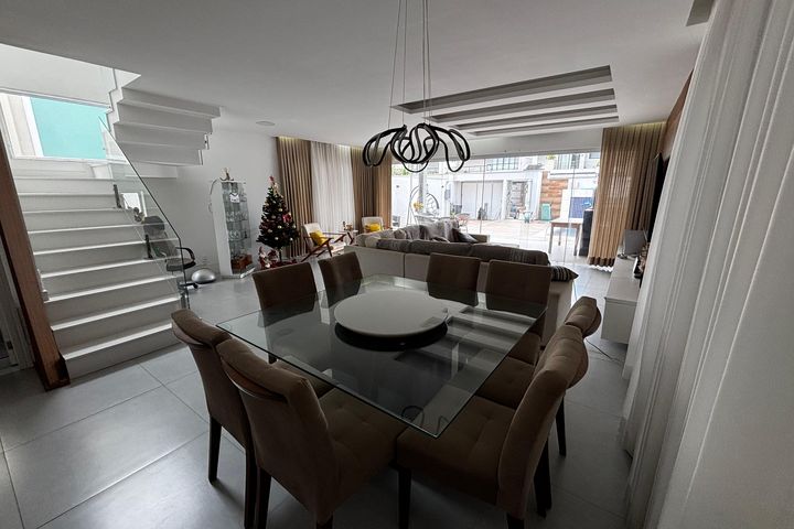 Art Life, 5 quartos, 350 m²