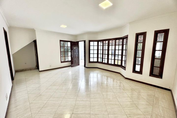 Rancho Itaúna, 4 quartos, 120 m²