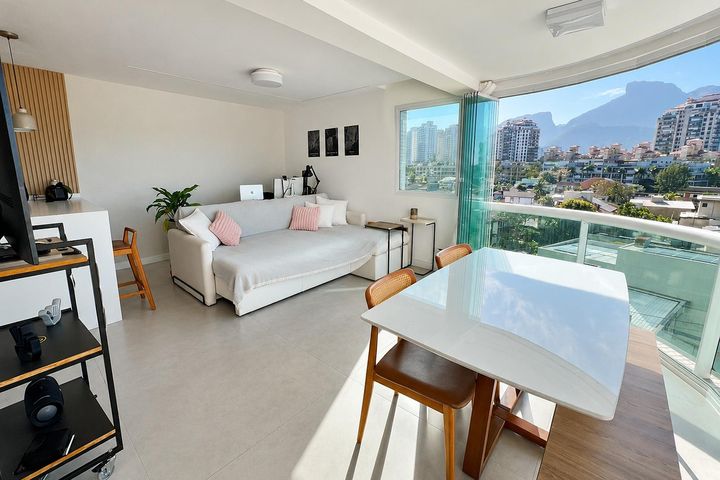 Avenida Lúcio Costa, 3150
