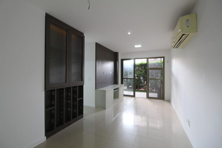 RJZ Cyrela Like Residencial Club